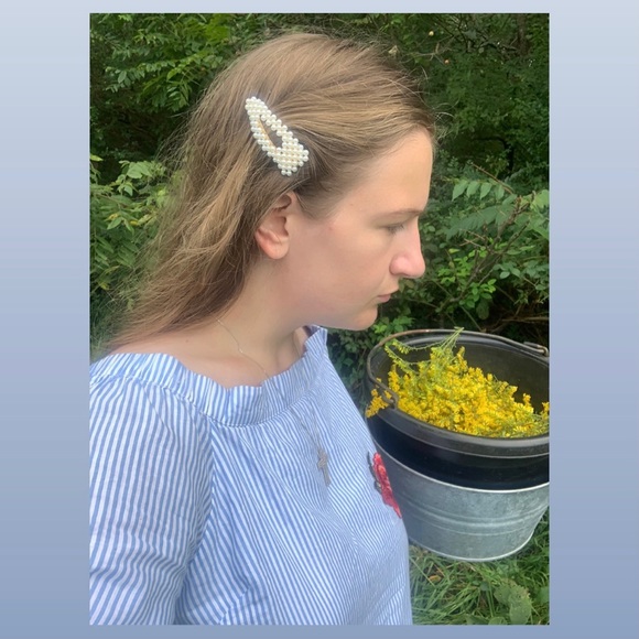 Embellished Gold Pearl Hair Clip | Classic Feminine Cottagecore - Picture 8 of 17